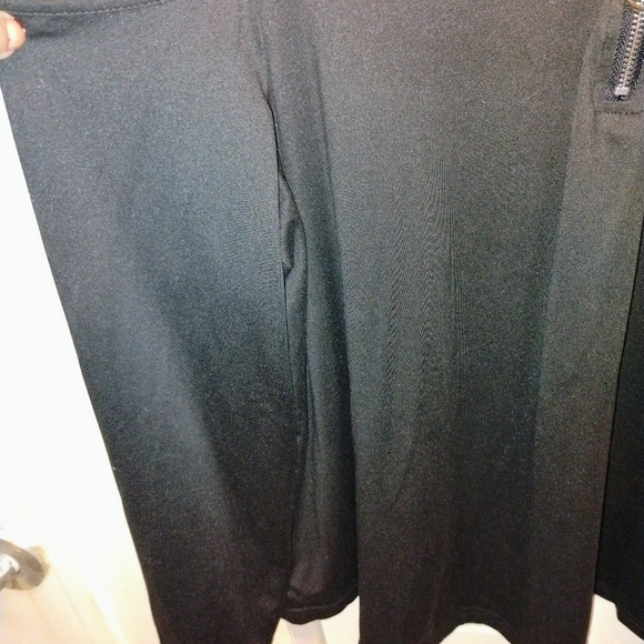 SHEIN Black Cold Shoulder Blouse with Zipper Detail - Picture 3 of 9